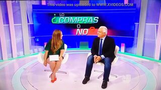 Ana Caty Hernández Goribuena En Minivestido Verde Piernona - YouTube (720p)