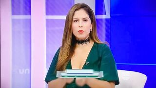 Ana Caty Hernández Goribuena En Minivestido Verde Piernona - YouTube (720p)