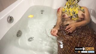 Thai Girl take Shower in the Jacuzzi