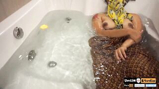 Thai Girl take Shower in the Jacuzzi