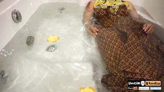 Thai Girl take Shower in the Jacuzzi