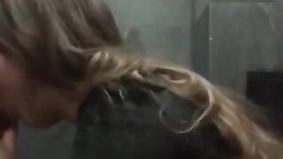 Tinder Girl doing Blowjob in Caffe’s Toilet