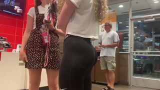 Candid Teen Ass in Nike Leggins