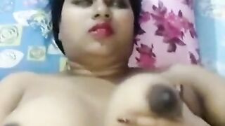 Train me mili bhabhi ne pati ke jane par call karke bulaya