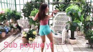 Teen twerk YouTube song