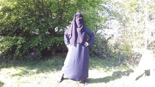 Muslim Burqa Niqab stockings Outdoors Flashing