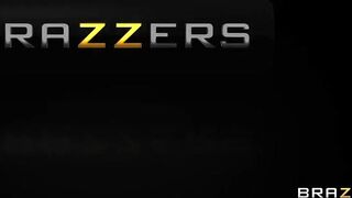 Face Sitting and Pussy Eating Workout by Brazzers