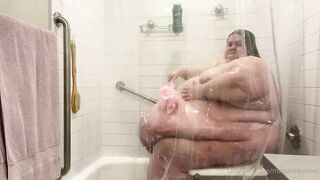 USSBBW in the shower