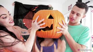 Stepmom's Head Stucked In Halloween Pumpkin, Stepson Helps With His Big Dick! - Tia Cyrus, Johnny