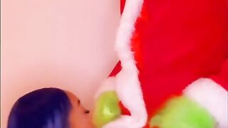 How The Grinch stole Ebony Babe Creamy Pussy