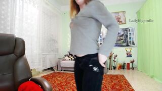 Fetish redhead Queen with big ass dancing striptease