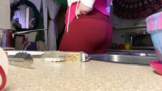 It's pasta night! (Casual pee while making dinner in the kitchen)