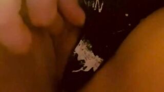 Boyfriend gone out so Lola needs her pussy fingered