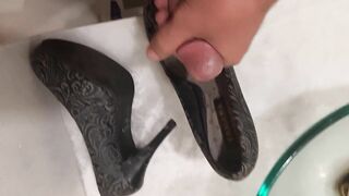 Cum in High heels