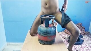 Filling LPG Cylinder with Handsfree Load - CumBlush