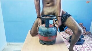 Filling LPG Cylinder with Handsfree Load - CumBlush