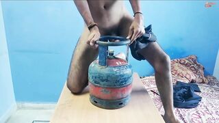 Filling LPG Cylinder with Handsfree Load - CumBlush