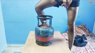 Filling LPG Cylinder with Handsfree Load - CumBlush