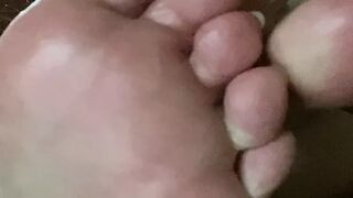 AriesBBW has short fat toes