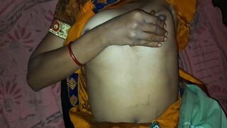 DESI INDIAN BHABI SHOWING BOOBS- CLEAR HINDI AUDIO, BIG BOOBS, DIRTY TALK