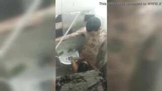 I filmed the new girl in the bath, with her mouth on the tattooed's cock... She Baez and Dluquinhaa