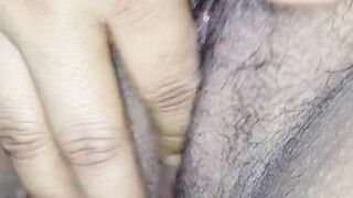 Hot bhabhi call pe chut me ungli karti hui. Desi beautiful pink pussy.