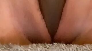 Masturbating nice pussy