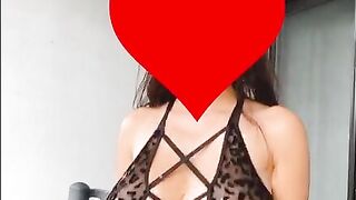 MYSTERIEUSE BRUNE AUX GROS SEINS NUE SUR SNAPCHAT COMPIL 2