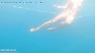 EROTIC UNDERWATER NUDE DANCING