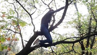 Girl climbed a tree to rub her pussy on it - Lesbian-illusion