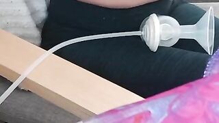 Pumping breastmilk from big titties