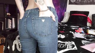 Being silly and showing off my ass in jeans for you to worship