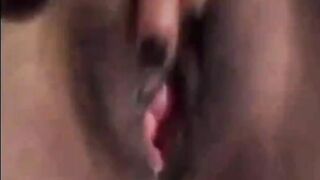 Indian Desi girl Masturbating,Meri Chut bohut ghorom ho raha hain.