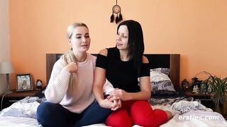 Ersties - Julia P und Victoria P - Mädchen lecken besser!