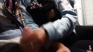 Italian consciuta gives me a blowjob on the train