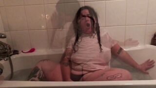 BBW Wet Shirt Bath Playtime