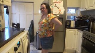 Sexy Shy Big Boobs Step-mom Stripping in Shorts in the Kitchen