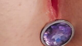 WATCH ME PLUG MY LITTLE ASSHOLE AND MASTURBATE MY PUSSY WHILE ON MY PERIOD