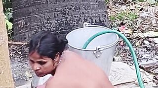 Sexy Bhabhi Bathing in Open Bathroom