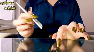 Tapping Nails Golden Nails