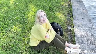 I met a hot blonde with glasses in the park and she wanted some cum.