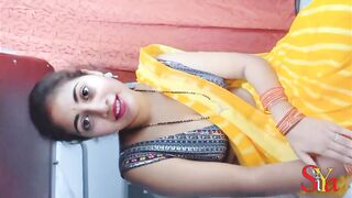 Indian Siya Bhabhi Honeymoon in Train with Strange Passenger